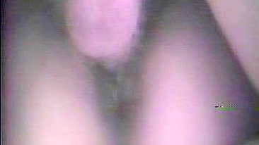 MILF Esposa em Gangbang Amador a Três Eletrizante