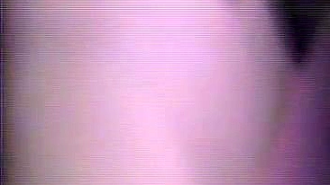 MILF Esposa em Gangbang Amador a Três Eletrizante