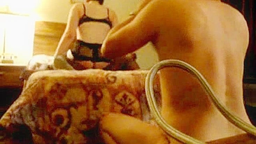 Gangbang Interracial com Esposa MILF em Ménage Excitante com BBC e Marido