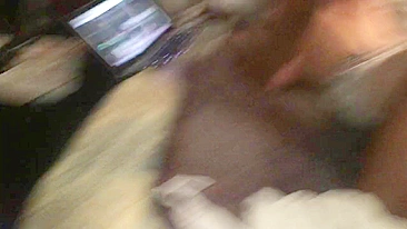 Esposa Gordinha Safada em Ménage com Negão e Dupla Foda