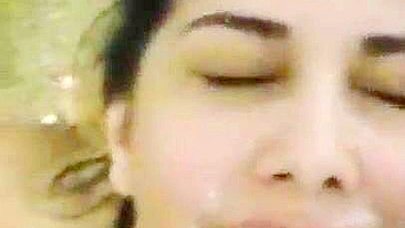 Teen putinha amadora leva dupla gozada facial caseira