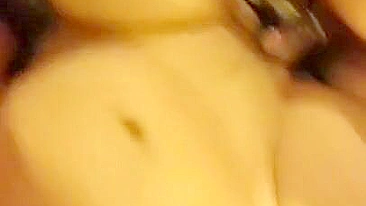 Morena em Primeiro Ménage com Peitinhos - Pornô Caseiro Amador