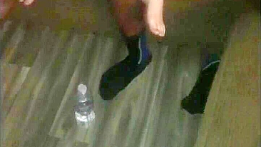 Esposa Amadora em Ménage com Dois Paus Pretos Caseiro