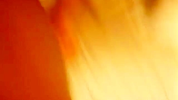 Ruivinha Britânica Magrinha com Peitinhos Leva Faciais de Paus Grandes em Ménage Interracial