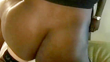 Suruba Interracial de Esposa com Negão e 3 Caras Pretos