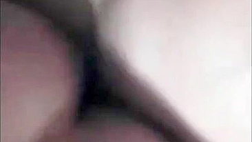 Morena Puta em Trio Fode os Dois em Pornô Caseiro Amador