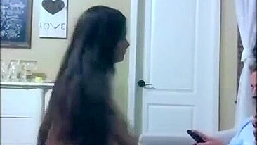 Morena Puta em Trio Fode os Dois em Pornô Caseiro Amador