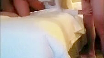 Marido Swing Filma Esposa em Gangbang com Desconhecidos no Hotel