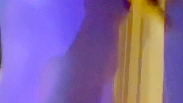 Loira Amadora em Ménage na Véspera de Ano Novo