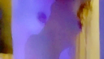 Loira Amadora em Ménage na Véspera de Ano Novo