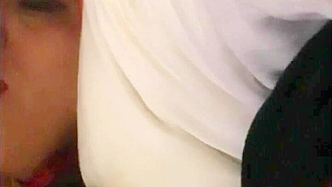 Gordinha Safada em Suruba Caseira com Dois Caras