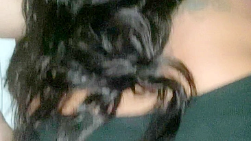 Garotas Bissexuais em Ménage Caseiro - Sexo em Grupo FFM