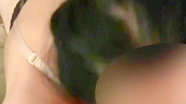 Esposa Amadora em Ménage com Amigos - Gangbang Caseiro