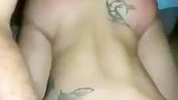 Esposa Corna em Gangbang Caseiro com Touro e MILF