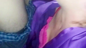 Esposa Safada em Trio Caseiro com Marido e Amigo