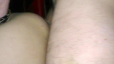 Festa de Gangbang Selvagem da Esposa com Marido Filmando