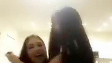 Suruba Amadora - Duas Colegas Gostosas em Sexo Grupal FFM