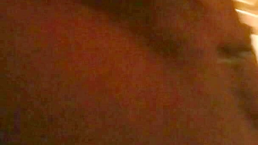 Esposa Amadora em Gangbang Excitante com Dois Caras Caseiro