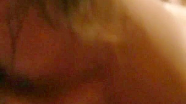 Esposa Amadora em Gangbang Excitante com Dois Caras Caseiro