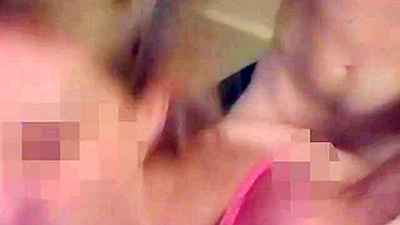 Loira Casada em Ménage Quente Caseiro com Corninho e Amigo