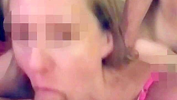 Loira Casada em Ménage Quente Caseiro com Corninho e Amigo