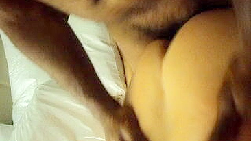 MILF espeta corno amador em gangbang interracial com pau preto grande