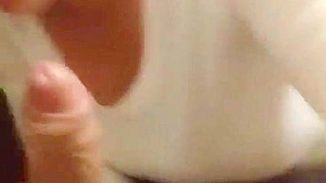 Esposa Latina Amadora em Foda a Três com Colega e Marido Corno