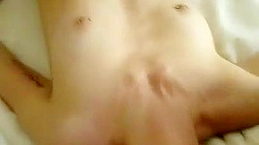 Esposa Amadora em Ménage Quente com Amigos