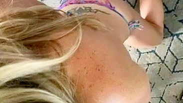 Esposa Puta em Festa na Piscina com Ménages e Boquetes