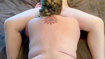 Ménage Amador com BBWs Bissexuais Chupando Buceta e Swing