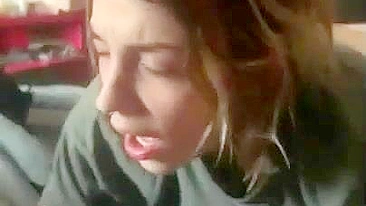 Ménage Lésbico Amador com Strapon e Sexo em Grupo FFM