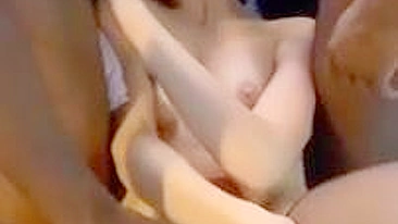 Esposa Amadora Leva Gangbang em Ménage Caseiro