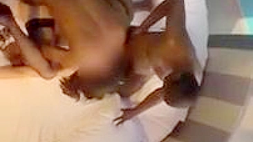 Esposa Amadora Leva Gangbang em Ménage Caseiro