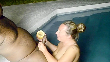 Trio Interracial com Esposa e Marido nas Férias