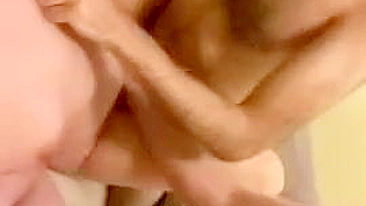 Gangbang de MILF em Ménage - Esposa Fodida Hardcore em Grupo Amador FMM