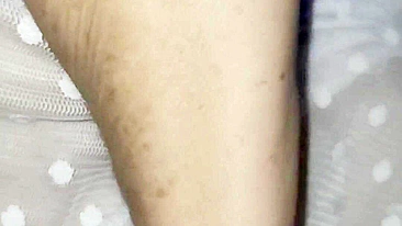 Esposa BBW Amadora em Festa Swinger a Três com Marido Corno