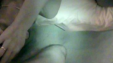 Vadia Grega Corno Irina Leva Boquete e Gozada nos Peitos com Marido e Amigo