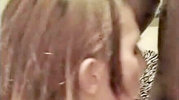 MILF Gostosa do Futebol Leva Rola Preta em Pornô Caseiro Interracial