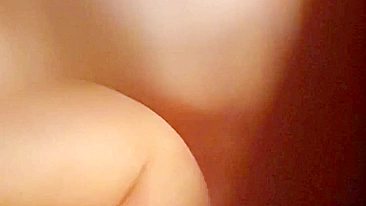 MILF Casada em Dupla Penetração com Marido Corno no Trio