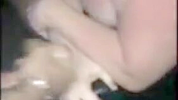 Esposa Insaciável em Gangbang no Cinema Adulto Caseiro