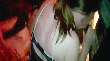 Orgia Gangbang Interracial Amadora com Pau Preto e MILFs