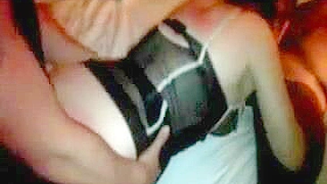 Orgia Gangbang Interracial Amadora com Pau Preto e MILFs