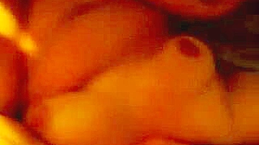 Esposa Peituda Insaciável em Suruba com Desconhecido e Marido Corno