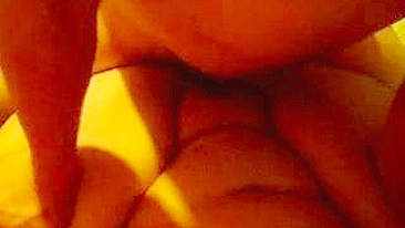 Esposa Peituda Insaciável em Suruba com Desconhecido e Marido Corno