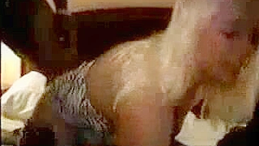 MILF Negra Fodida por Vários BBCs e Gozada na Boca