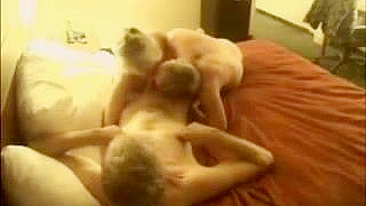 Gangbang Selvagem de MILF Swinger com Ménage Bissex Amador