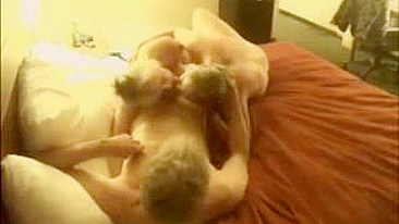 Gangbang Selvagem de MILF Swinger com Ménage Bissex Amador