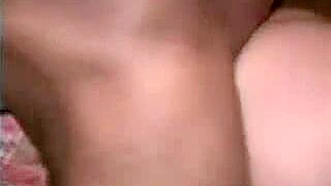 MILF Esposa em Trio Selvagem Interracial com Casal e Marido Corno