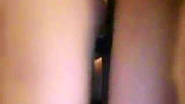 Esposa Peituda Insaciável em Gangbang Interracial a Três