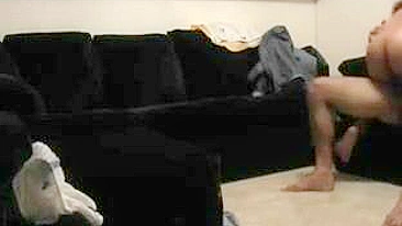 Asiática Universitária Corno em Ménage com Gozada Facial e Gemidos